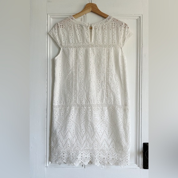 Joie Delayna Eyelet Dress in Porcelain. Size XS - Picture 5 of 7